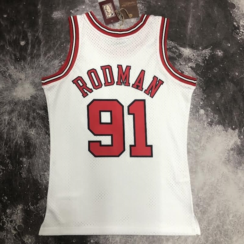 Chicago Bulls 1997/98 White Classics Basketball Jersey (Hot Press)