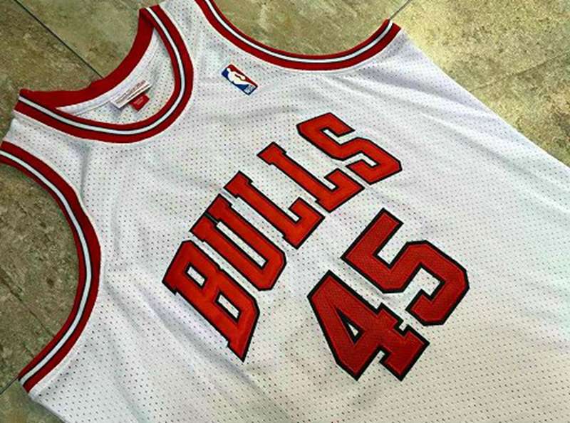 Chicago Bulls 1994/95 White #45 JORDAN Classics Basketball Jersey (Closely Stitched)