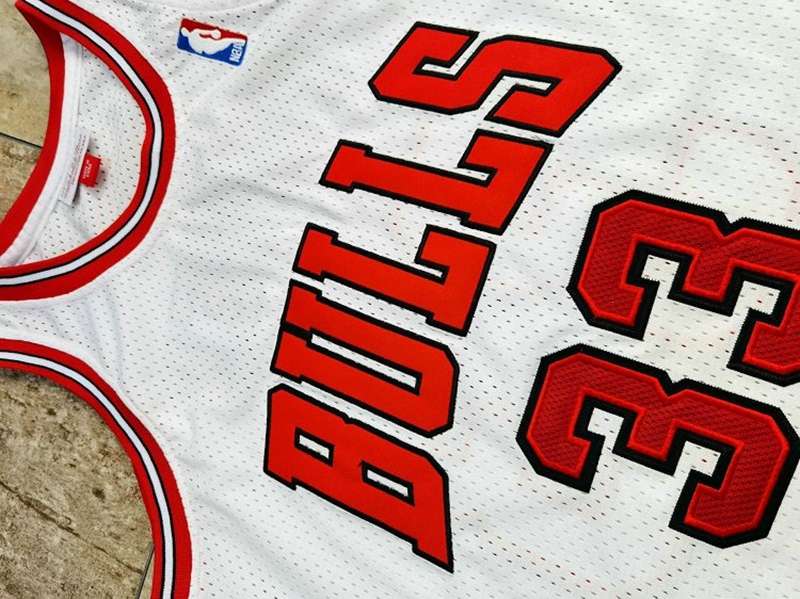 Chicago Bulls 1997/98 White #33 PIPPEN Classics Basketball Jersey (Closely Stitched)