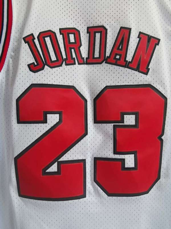 Chicago Bulls 1997/98 White #23 JORDAN Classics Basketball Jersey (Stitched)