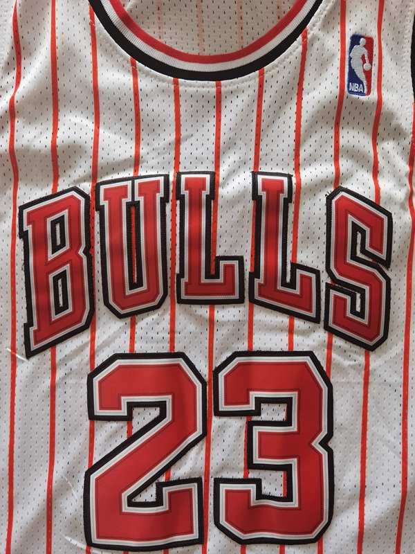 Chicago Bulls 1997/98 White #23 JORDAN Classics Basketball Jersey 02 (Stitched)