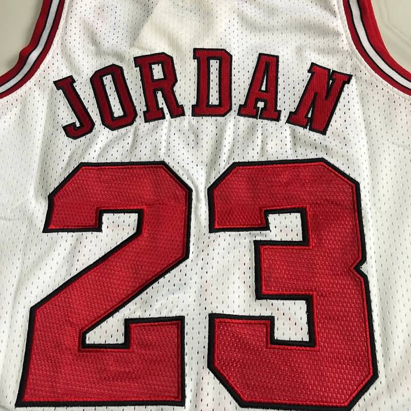 Chicago Bulls 1997/98 White #23 JORDAN Classics Basketball Jersey (Closely Stitched)