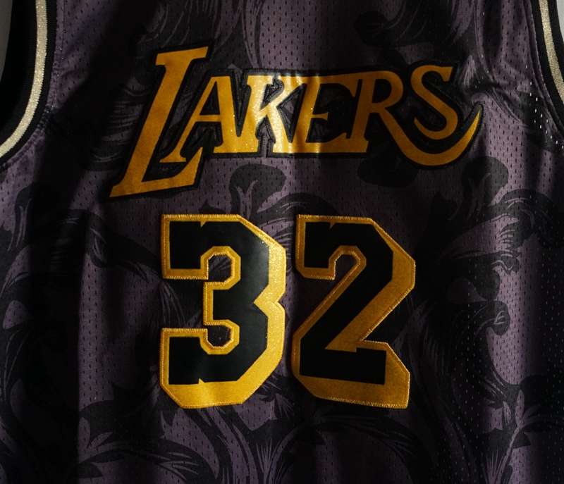 Los Angeles Lakers 1984/85 Black #32 JOHNSON Classics Basketball Jersey (Stitched)