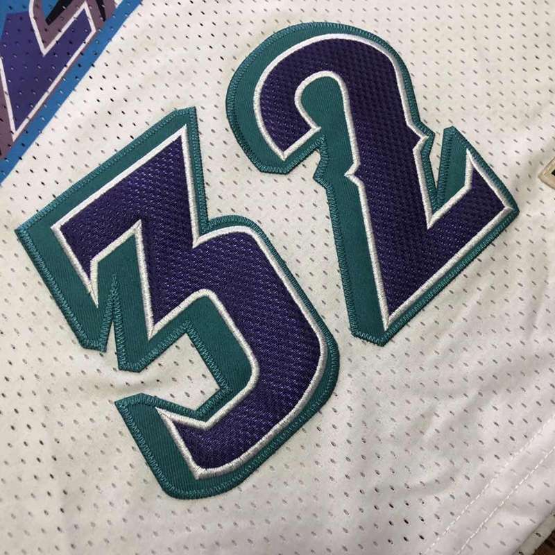 Utah Jazz 1996/97 White #32 MALONE Classics Basketball Jersey (Closely Stitched)