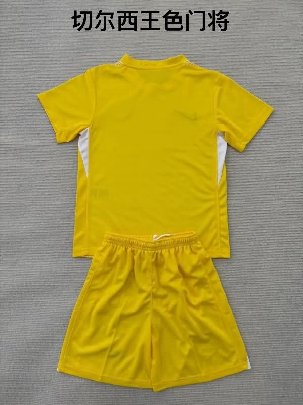 Chelsea 25/26 Goalkeeper Yellow Soccer Jersey
