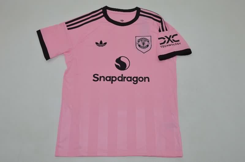 AAA Quality Manchester United 25/26 Goalkeeper Pink Soccer Jersey