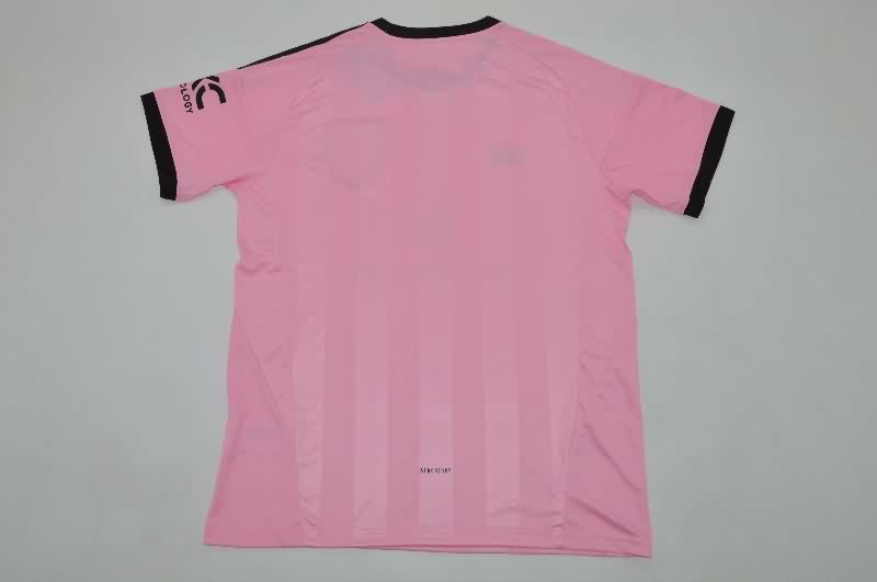 AAA Quality Manchester United 25/26 Goalkeeper Pink Soccer Jersey