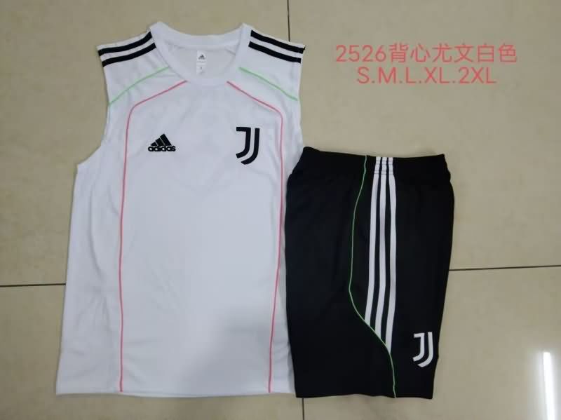 AAA Quality Juventus 25/26 White Soccer Training Sets 02