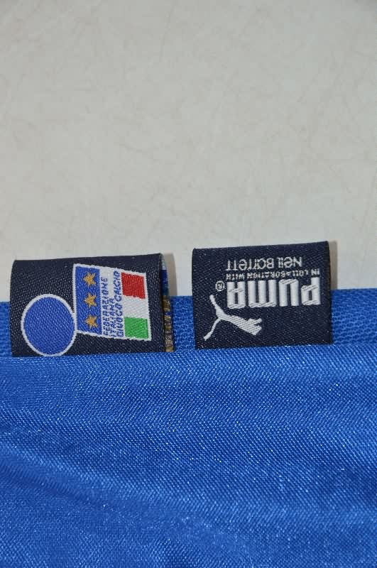 AAA Quality Italy 2004 Home Retro Soccer Jersey