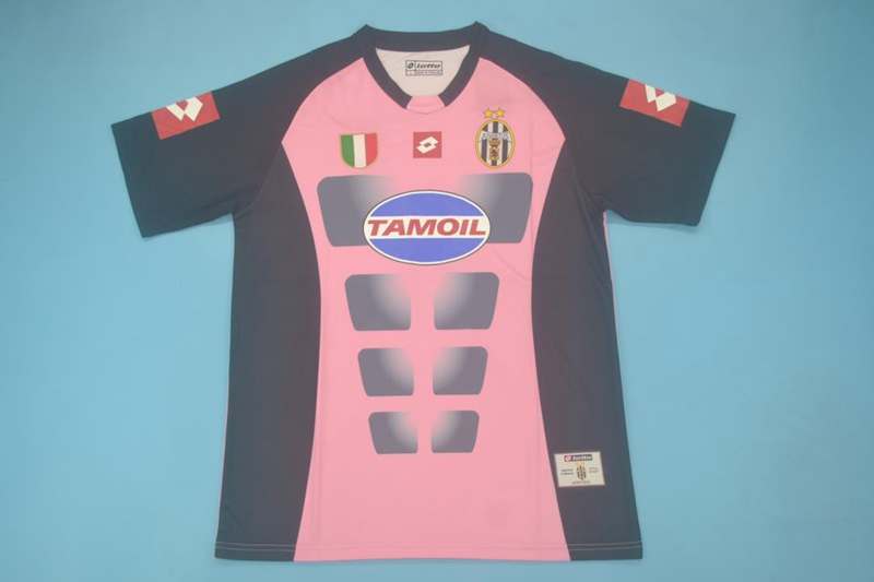 Juventus Soccer Jersey Goalkeeper Pink Retro Replica 2002/03