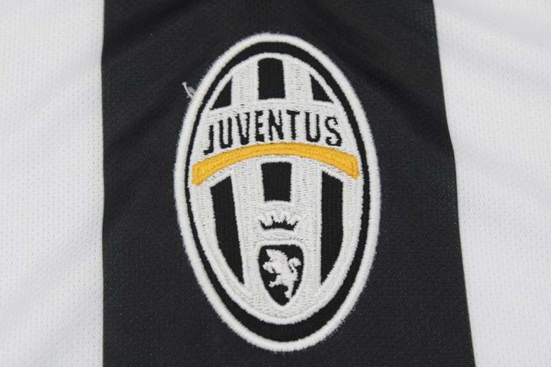 Juventus Soccer Jersey Home Retro Replica 2004/05