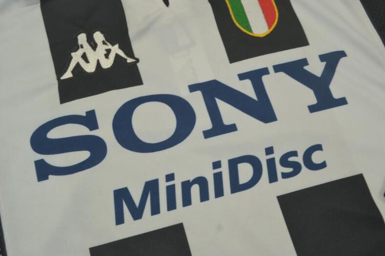 Juventus Soccer Jersey Home Long Retro Replica 1997/98