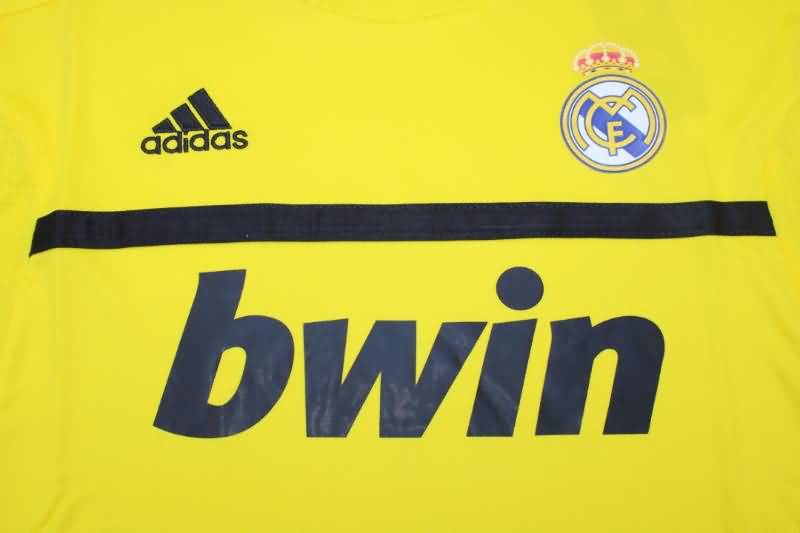 Real Madrid Soccer Jersey Goalkeeper Yellow Retro Replica 2011/12