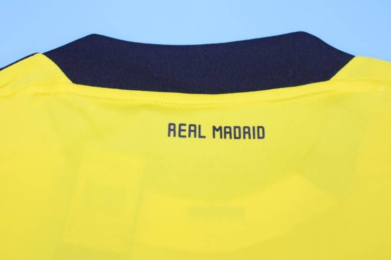 Real Madrid Soccer Jersey Goalkeeper Yellow Retro Replica 2011/12