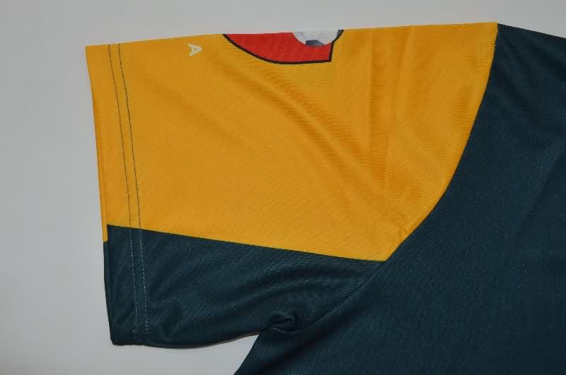 AAA Quality Sporting Lisbon 2002/03 Training Retro Soccer Jersey