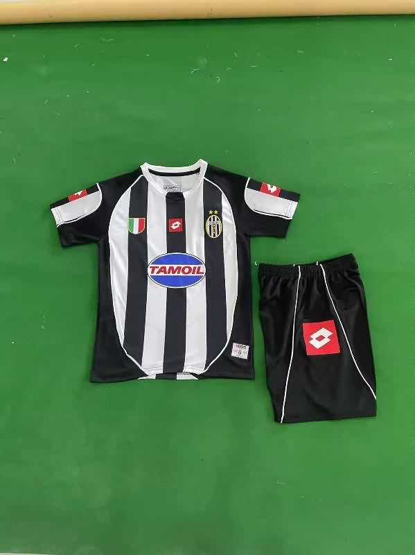 Kids Juventus 2002/03 Home Soccer Jersey And Shorts